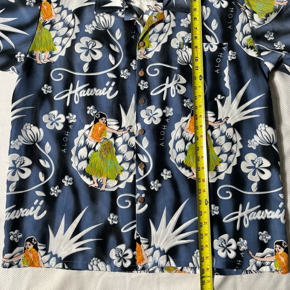 Roundy Bay Hawaiian women pineapple all over button down shirtSize extra large - Picture 3 of 5
